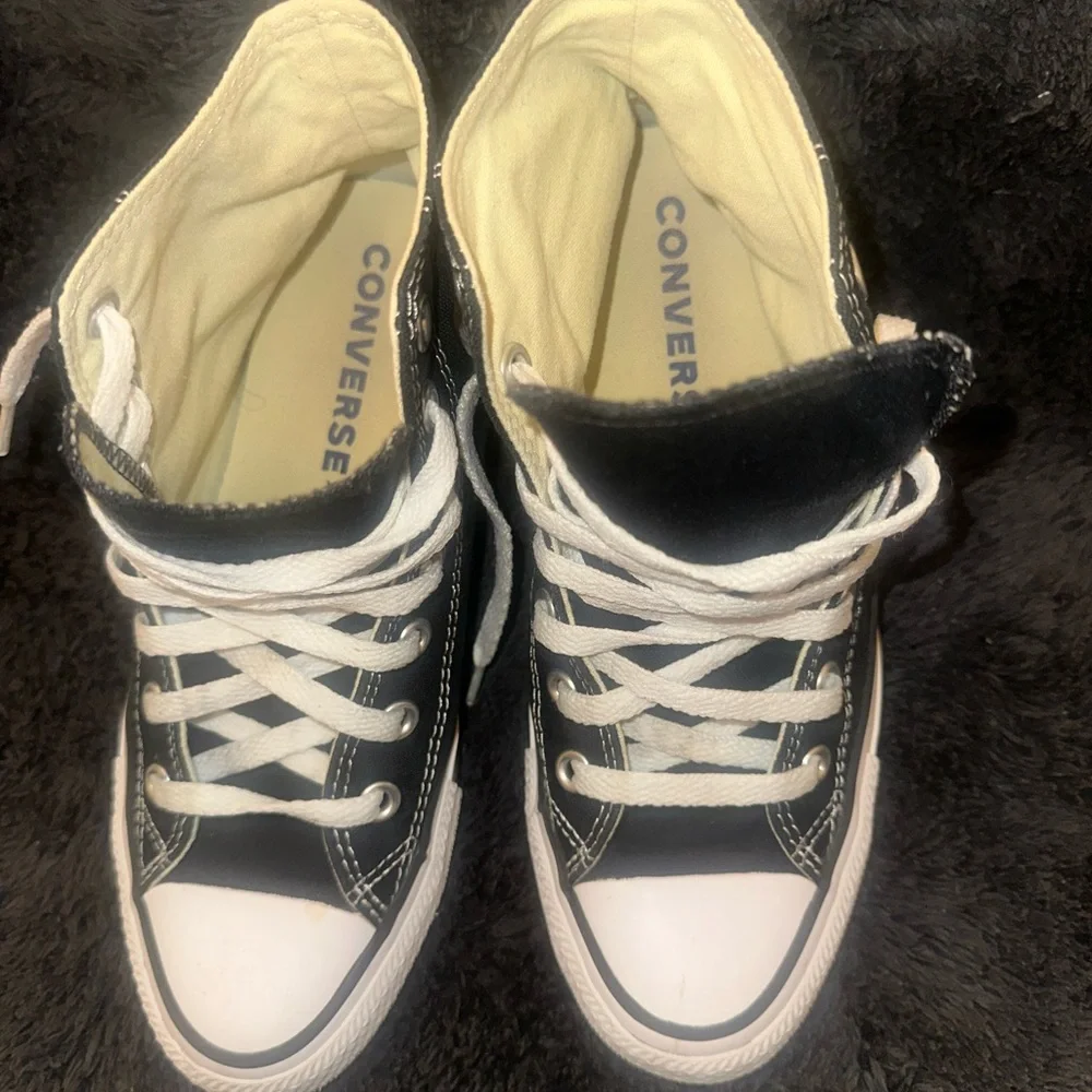 Converse Black and White High-Top Sneakers Unisex - Picture 4 of 8